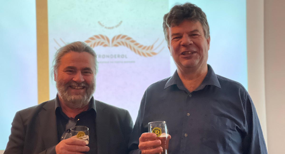 Knut%20Albert%20og%20moderator.png (1)