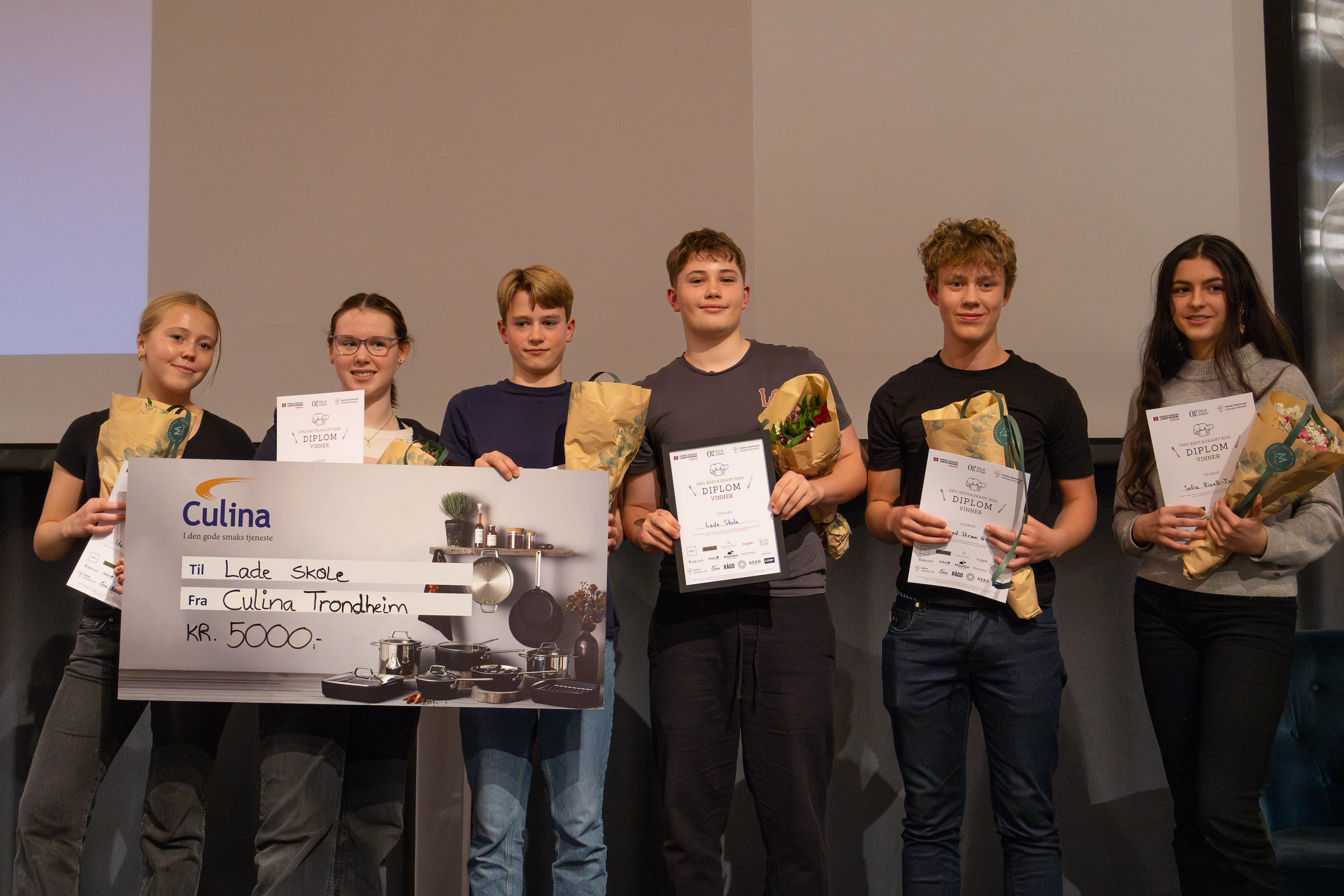 54874480290 4D722f98fa K